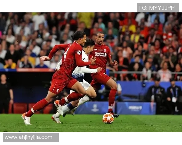 60帧视频展现足球明星的精彩瞬间与激情时刻尽在眼前 60帧视频展现足球明星的精彩瞬间与激情时刻尽在眼前