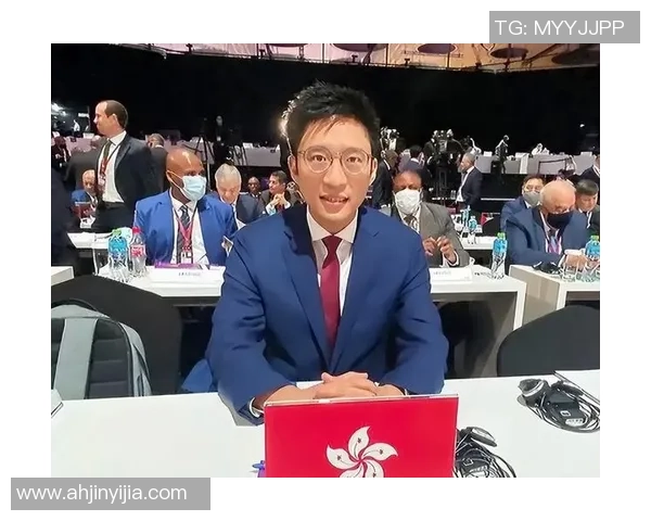 香港足球明星队霍启山携手球迷共创辉煌未来展现足球热情与团结精神