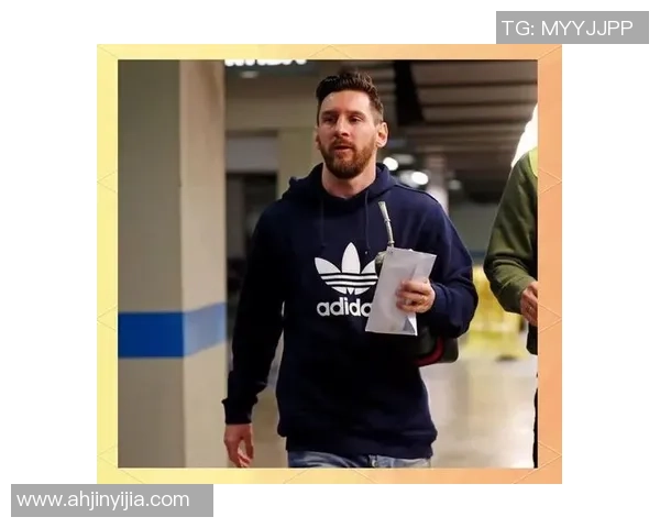 足球明星时尚穿搭解析精选呢子衣服图片展示与搭配技巧 足球明星时尚穿搭解析精选呢子衣服图片展示与搭配技巧