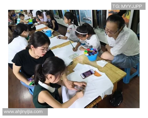 手绘T恤展现足球明星风采创意设计让你与偶像零距离接触 手绘T恤展现足球明星风采创意设计让你与偶像零距离接触