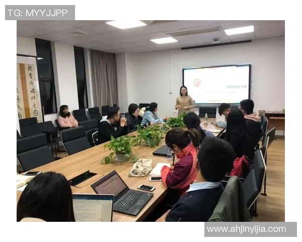 黄秀英独家分享足球心得与技巧助你提升球技的秘诀与经验